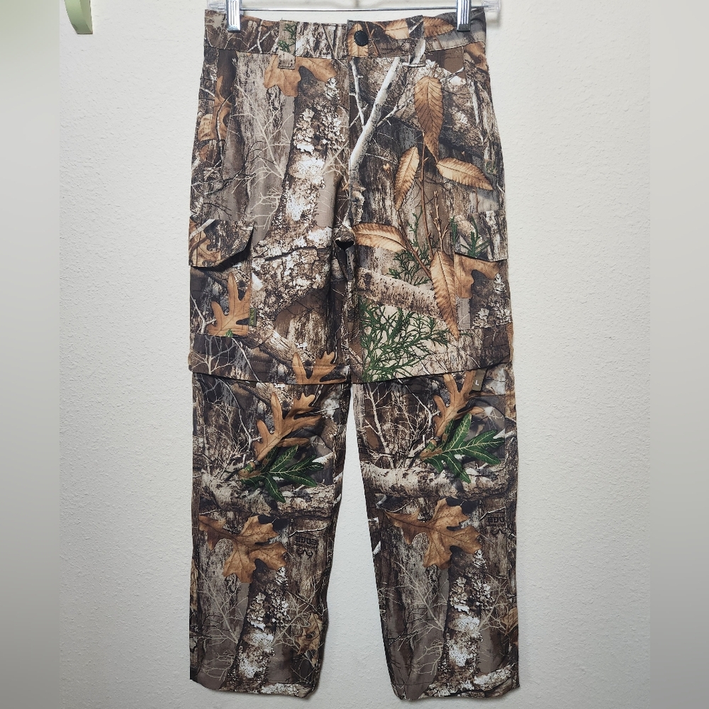 Magellan Outdoor Hunting Pants Shorts Boys Medium Camo Real Tree Convertible